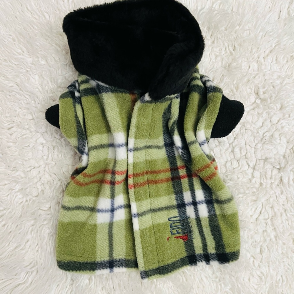 Beautiful (Burberry Green/Blk/Red/White) Plaid Fleece w/Faux Fur Black Collar
